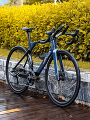 Vittoria ER7 – Carbon Frame + Alloy Wheels