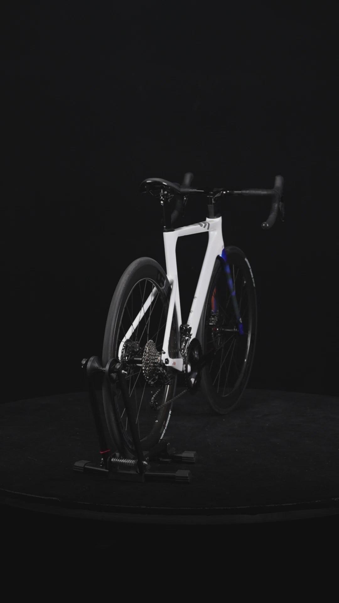 Fuoco Top 2025 Full Carbon Road Bike Complete 105 R7120